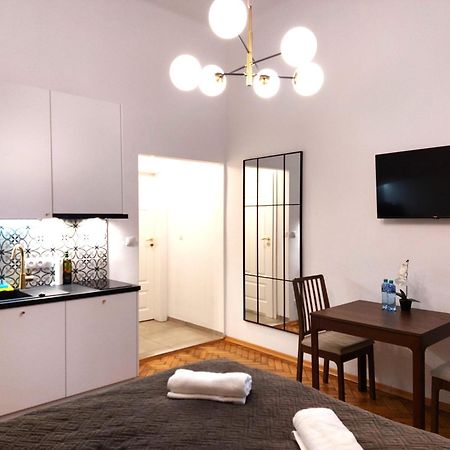 Unique Style Apartments Old Town - 25 Min From The Airport - By Homelike คราคูฟ ภายนอก รูปภาพ