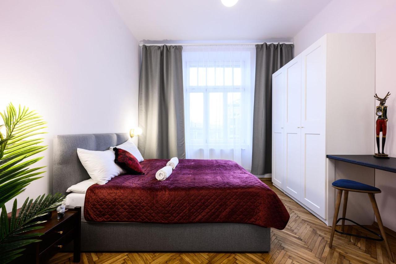 Unique Style Apartments Old Town - 25 Min From The Airport - By Homelike คราคูฟ ภายนอก รูปภาพ