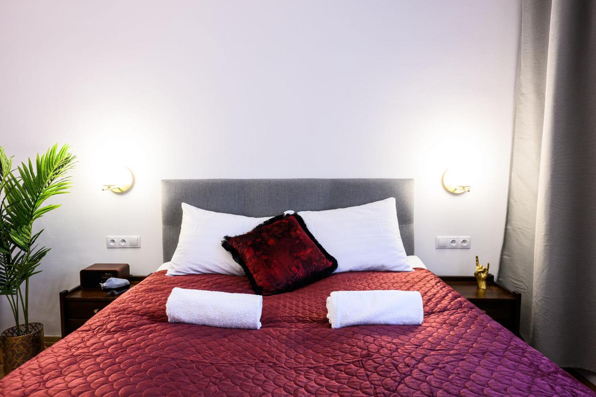 Unique Style Apartments Old Town - 25 Min From The Airport - By Homelike คราคูฟ ภายนอก รูปภาพ