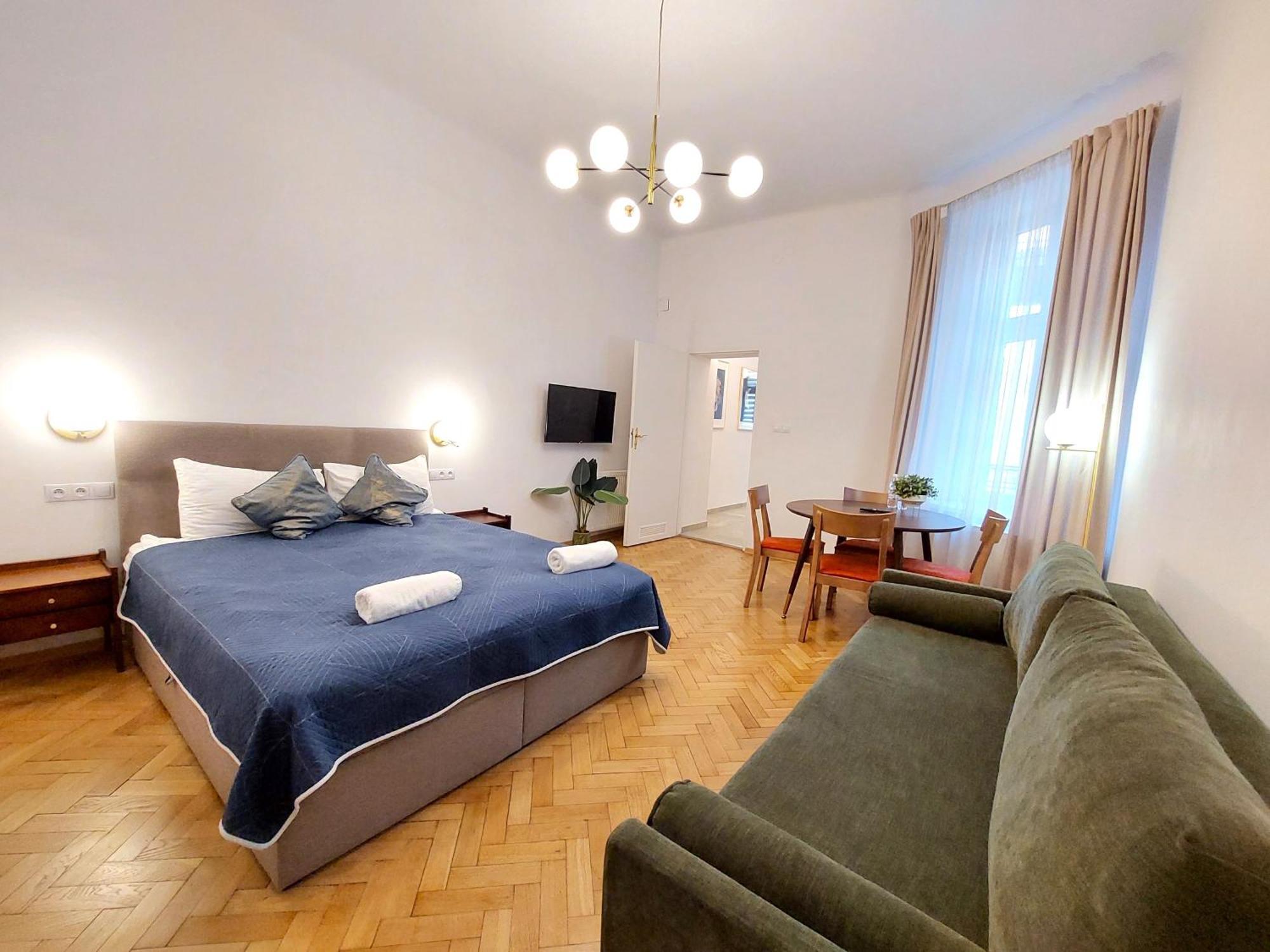 Unique Style Apartments Old Town - 25 Min From The Airport - By Homelike คราคูฟ ภายนอก รูปภาพ