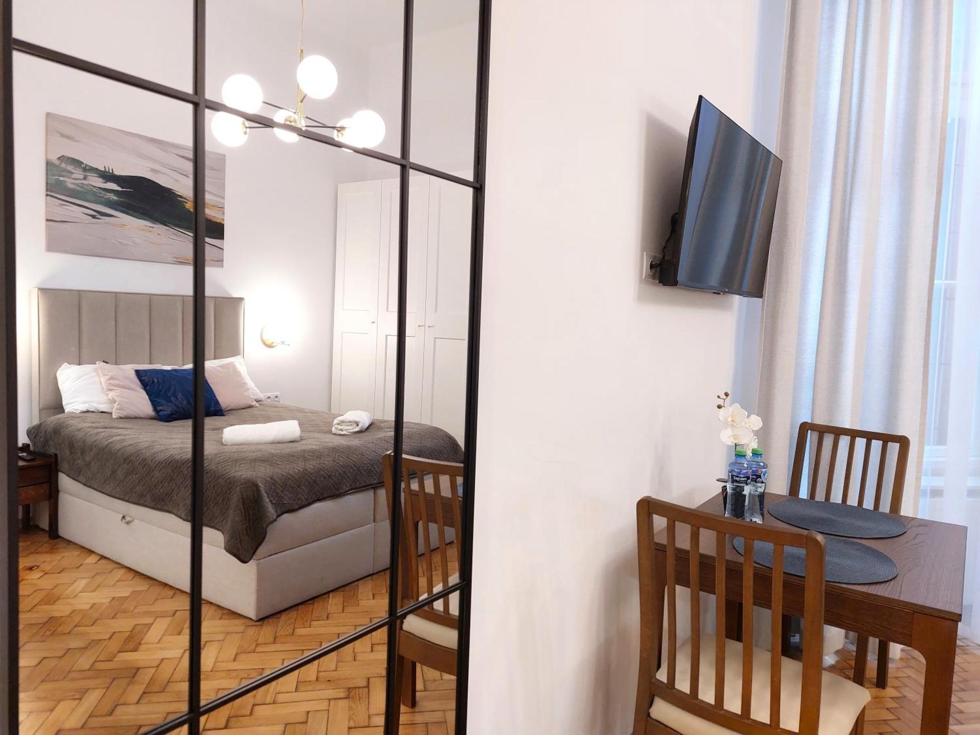 Unique Style Apartments Old Town - 25 Min From The Airport - By Homelike คราคูฟ ภายนอก รูปภาพ